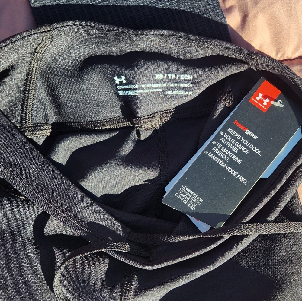NWT Under Armour Black Heat Gear Compression Leggings - Picture 5 of 6